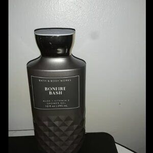 $40 set BATH & BODY WORKS BONFIRE BASH ALOE + VITAMIN SHOWER GEL , LEATHER & BRA